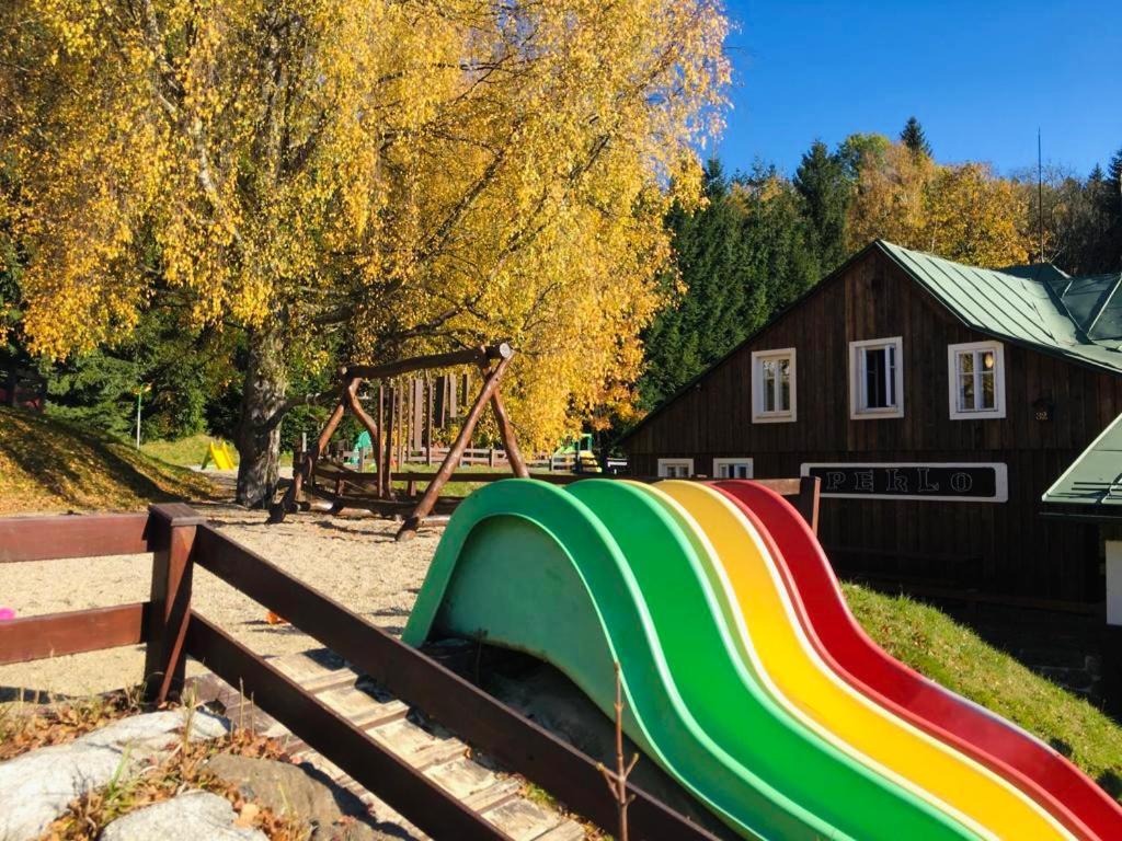 Hotel Peklo Pro Rodiny S Detmi Йозефув-Дул Экстерьер фото
